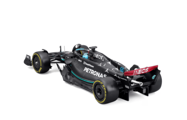 La nouvelle réplique Mercedes W14 1:24 Georges Russell